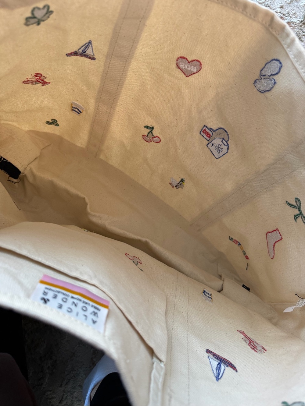 Boston Tote Bag! Alice & Wonder - Picture 2 of 8